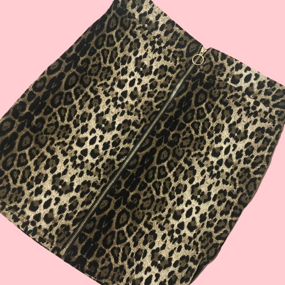 NWT FASHIONNOVA CHEETAH PRINT MINI SKIRT WITH ZIP - Picture 1 of 3